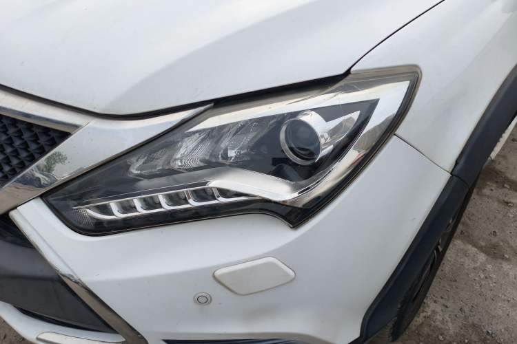 Used BYD Tang New Energy 2015 2.0T Four-Wheel-Drive Flagship Model Left Front Headlight