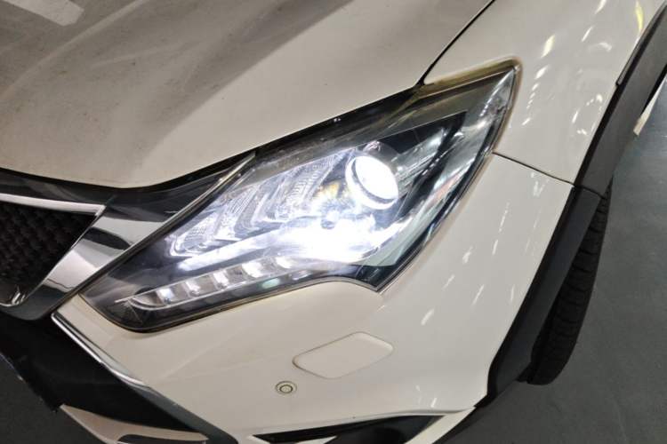Used BYD Tang New Energy 2015 2.0T Four-Wheel-Drive Flagship Model Left Front Headlight