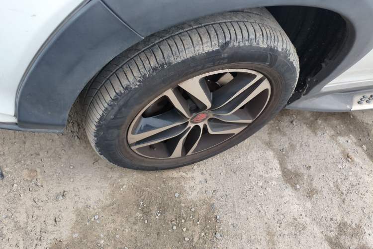 Used BYD Tang New Energy 2015 2.0T Four-Wheel-Drive Flagship Model Left Front Wheel Hub