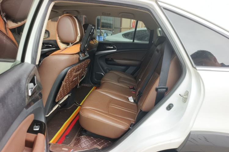 Used BYD Tang New Energy 2015 2.0T Four-Wheel-Drive Flagship Model Left Rear Seat