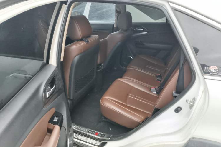 Used BYD Tang New Energy 2015 2.0T Four-Wheel-Drive Flagship Model Left Rear Seat