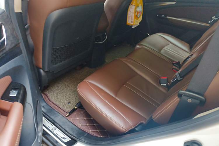 Used BYD Tang New Energy 2015 2.0T Four-Wheel-Drive Flagship Model Left Rear Seat