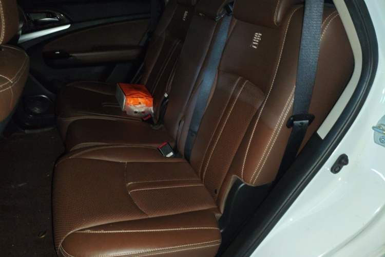 Used BYD Tang New Energy 2015 2.0T Four-Wheel-Drive Flagship Model Left Rear Seat