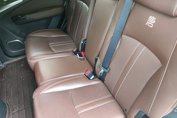 Used BYD Tang New Energy 2015 2.0T Four-Wheel-Drive Flagship Model Left Rear Seat