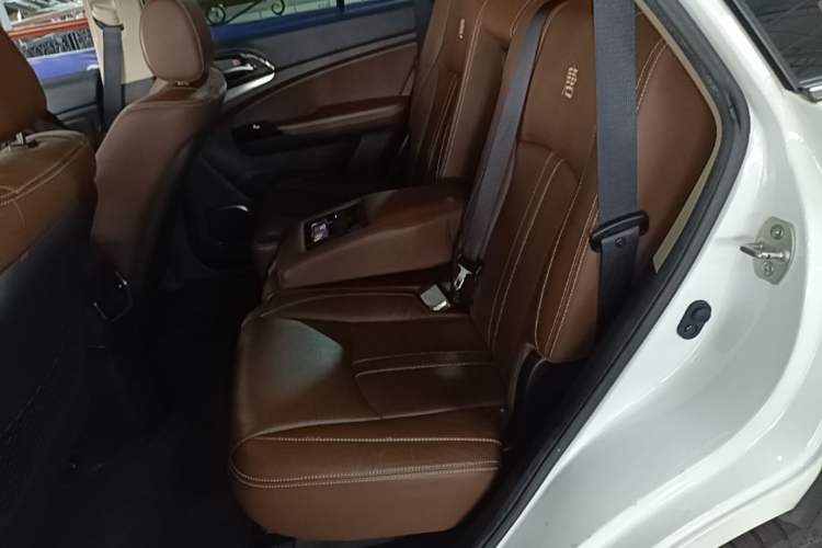 Used BYD Tang New Energy 2015 2.0T Four-Wheel-Drive Flagship Model Left Rear Seat
