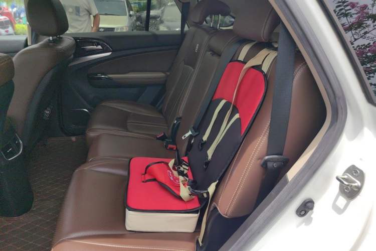 Used BYD Tang New Energy 2015 2.0T Four-Wheel-Drive Flagship Model Left Rear Seat