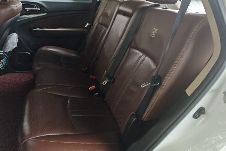 Used BYD Tang New Energy 2015 2.0T Four-Wheel-Drive Flagship Model Left Rear Seat