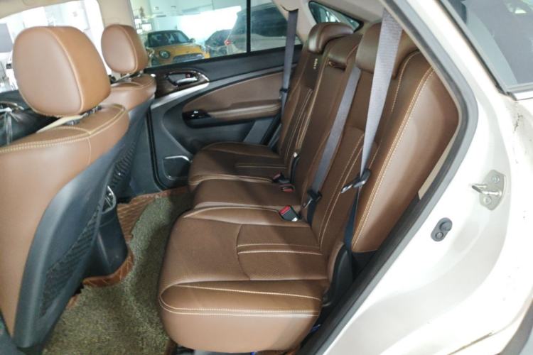 Used BYD Tang New Energy 2015 2.0T Four-Wheel-Drive Flagship Model Left Rear Seat
