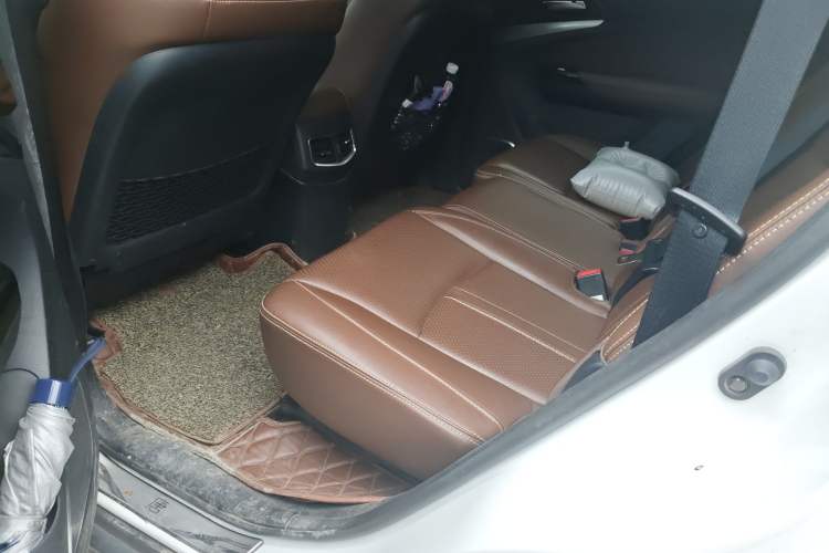 Used BYD Tang New Energy 2015 2.0T Four-Wheel-Drive Flagship Model Left Rear Seat