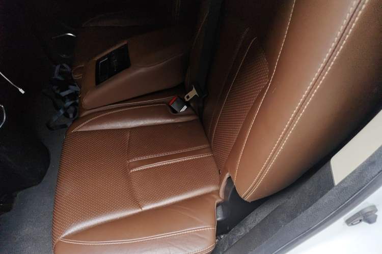 Used BYD Tang New Energy 2015 2.0T Four-Wheel-Drive Flagship Model Left Rear Seat