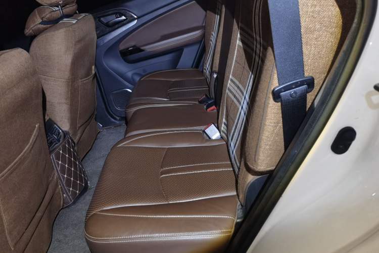 Used BYD Tang New Energy 2015 2.0T Four-Wheel-Drive Flagship Model Left Rear Seat