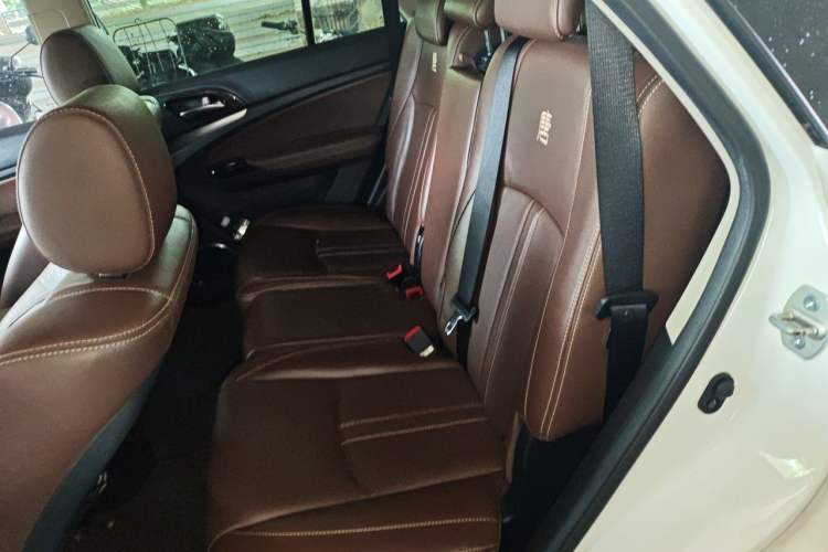 Used BYD Tang New Energy 2015 2.0T Four-Wheel-Drive Flagship Model Left Rear Seat