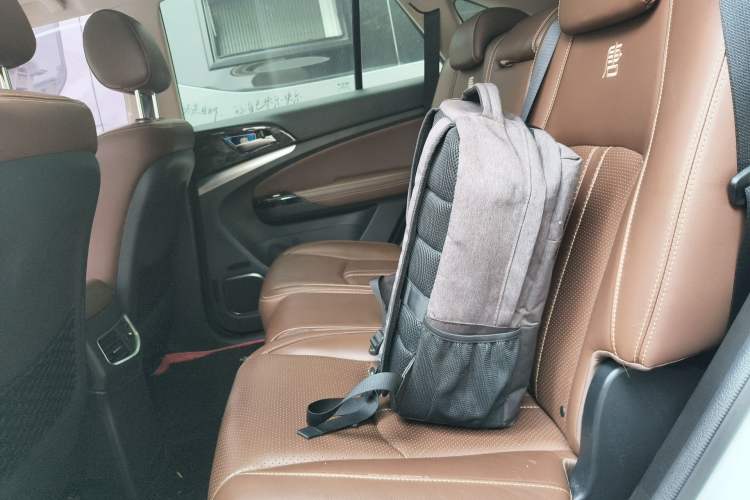Used BYD Tang New Energy 2015 2.0T Four-Wheel-Drive Flagship Model Left Rear Seat