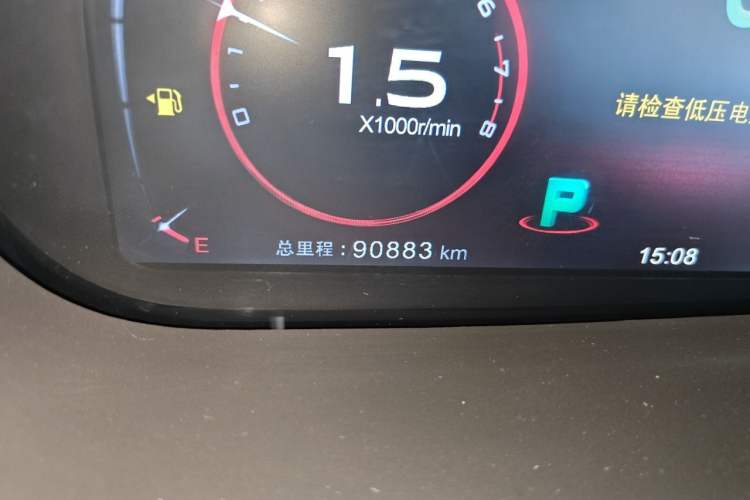 Used BYD Tang New Energy 2015 2.0T Four-Wheel-Drive Flagship Model Odometer Close Up