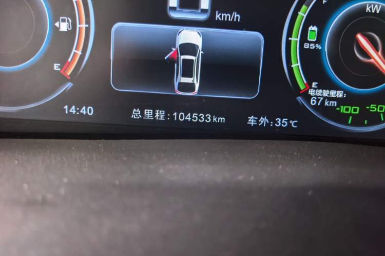Used BYD Tang New Energy 2015 2.0T Four-Wheel-Drive Flagship Model Odometer Close Up
