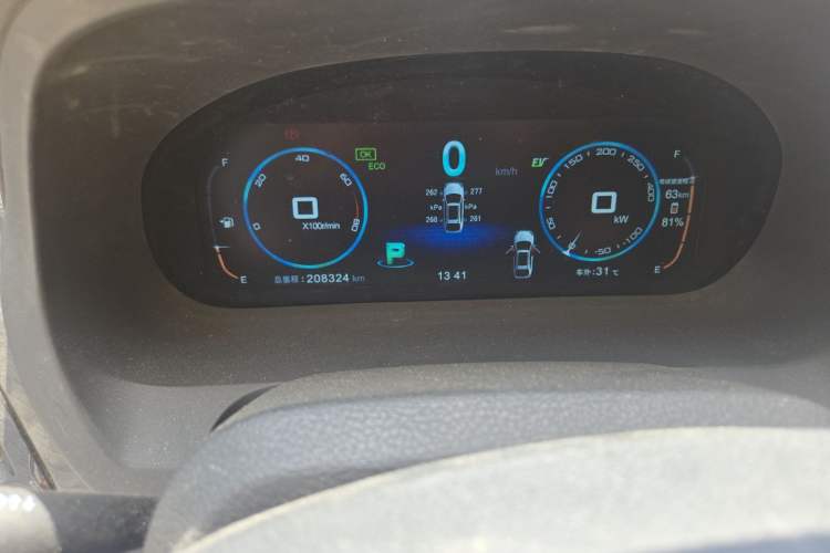 Used BYD Tang New Energy 2015 2.0T Four-Wheel-Drive Flagship Model Odometer Close Up