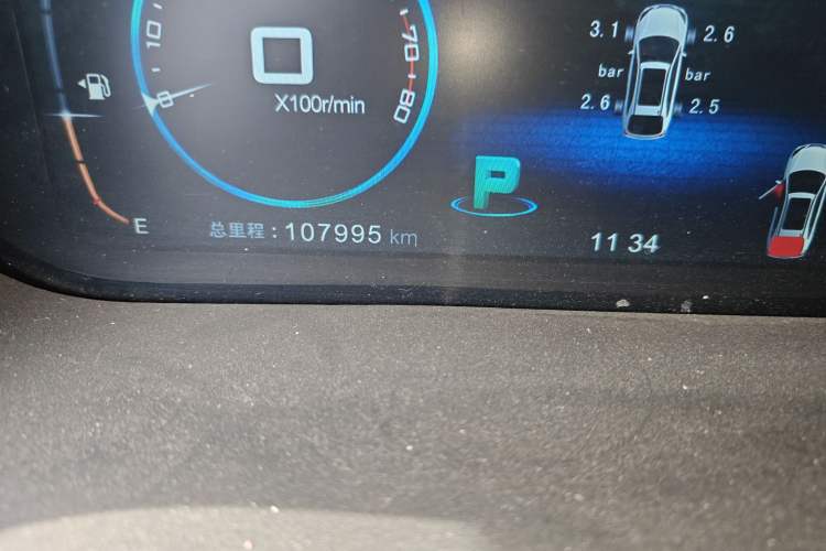 Used BYD Tang New Energy 2015 2.0T Four-Wheel-Drive Flagship Model Odometer Close Up