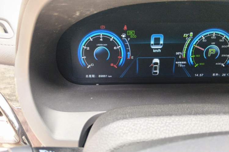 Used BYD Tang New Energy 2015 2.0T Four-Wheel-Drive Flagship Model Odometer Close Up