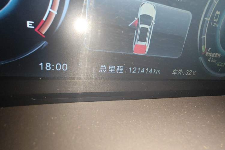 Used BYD Tang New Energy 2015 2.0T Four-Wheel-Drive Flagship Model Odometer Close Up