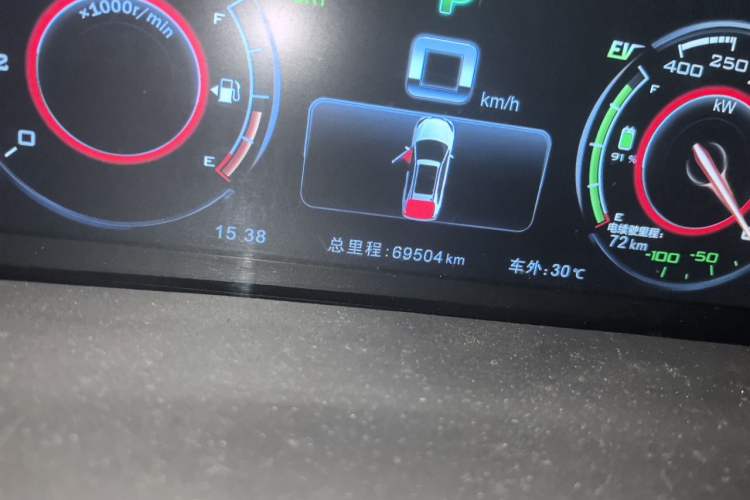 Used BYD Tang New Energy 2015 2.0T Four-Wheel-Drive Flagship Model Odometer Close Up