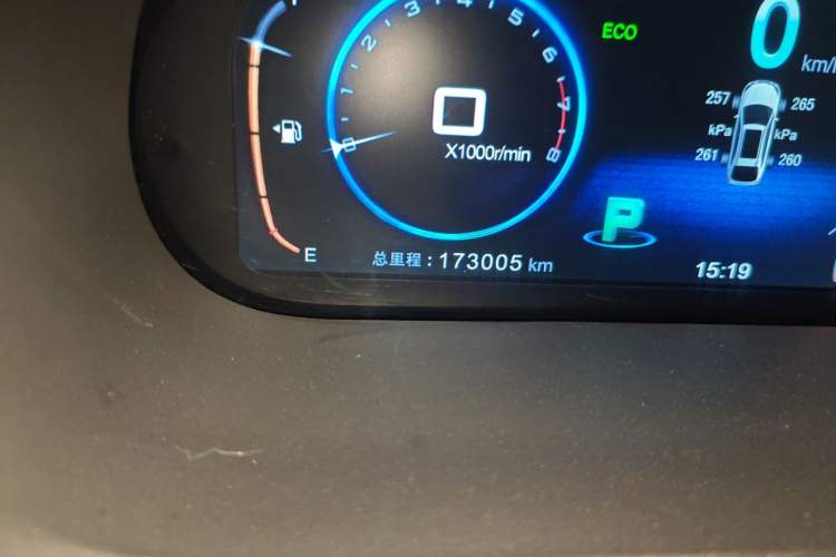 Used BYD Tang New Energy 2015 2.0T Four-Wheel-Drive Flagship Model Odometer Close Up