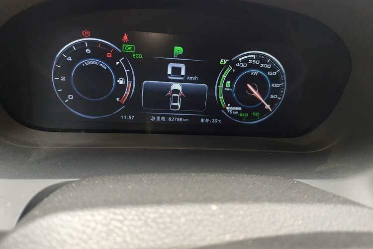 Used BYD Tang New Energy 2015 2.0T Four-Wheel-Drive Flagship Model Odometer Close Up