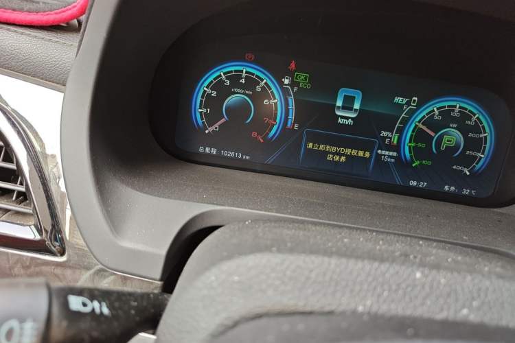 Used BYD Tang New Energy 2015 2.0T Four-Wheel-Drive Flagship Model Odometer Close Up