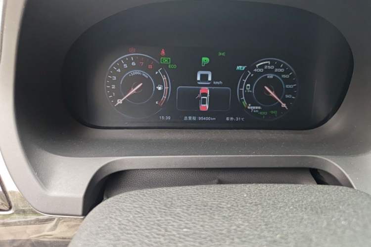 Used BYD Tang New Energy 2015 2.0T Four-Wheel-Drive Flagship Model Odometer Close Up