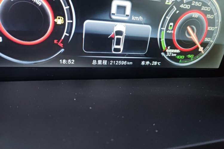 Used BYD Tang New Energy 2015 2.0T Four-Wheel-Drive Flagship Model Odometer Close Up