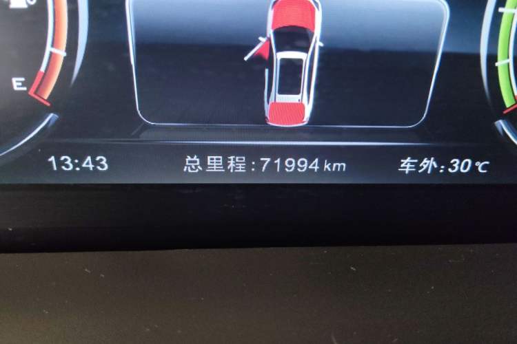 Used BYD Tang New Energy 2015 2.0T Four-Wheel-Drive Flagship Model Odometer Close Up