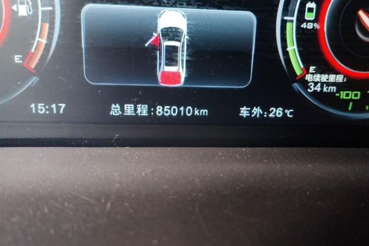 Used BYD Tang New Energy 2015 2.0T Four-Wheel-Drive Flagship Model Odometer Close Up