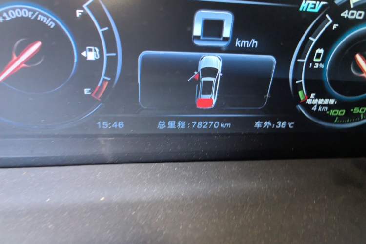 Used BYD Tang New Energy 2015 2.0T Four-Wheel-Drive Flagship Model Odometer Close Up