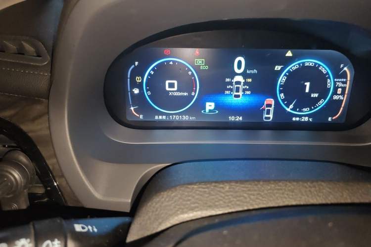 Used BYD Tang New Energy 2015 2.0T Four-Wheel-Drive Flagship Model Odometer Close Up
