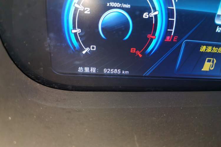 Used BYD Tang New Energy 2015 2.0T Four-Wheel-Drive Flagship Model Odometer Close Up