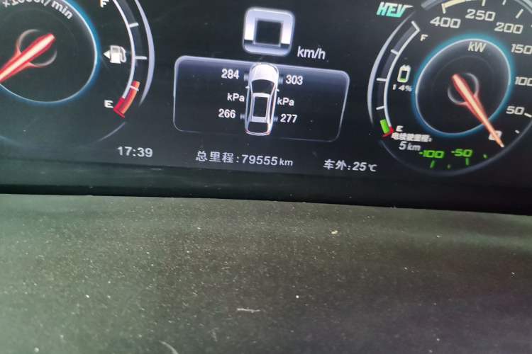 Used BYD Tang New Energy 2015 2.0T Four-Wheel-Drive Flagship Model Odometer Close Up