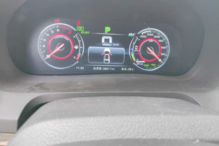 Used BYD Tang New Energy 2015 2.0T Four-Wheel-Drive Flagship Model Odometer Close Up