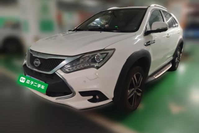 Używany BYD Tang New Energy 2015 2.0T Four-Wheel-Drive Flagship Model