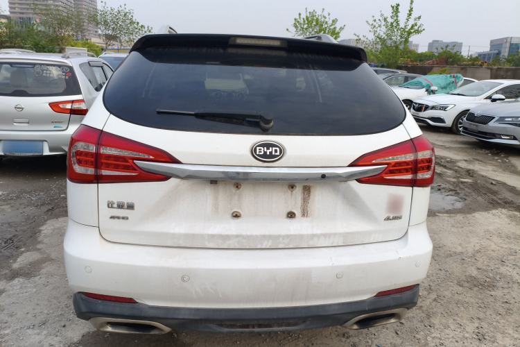Used BYD Tang New Energy 2015 2.0T Four-Wheel-Drive Flagship Model Rear