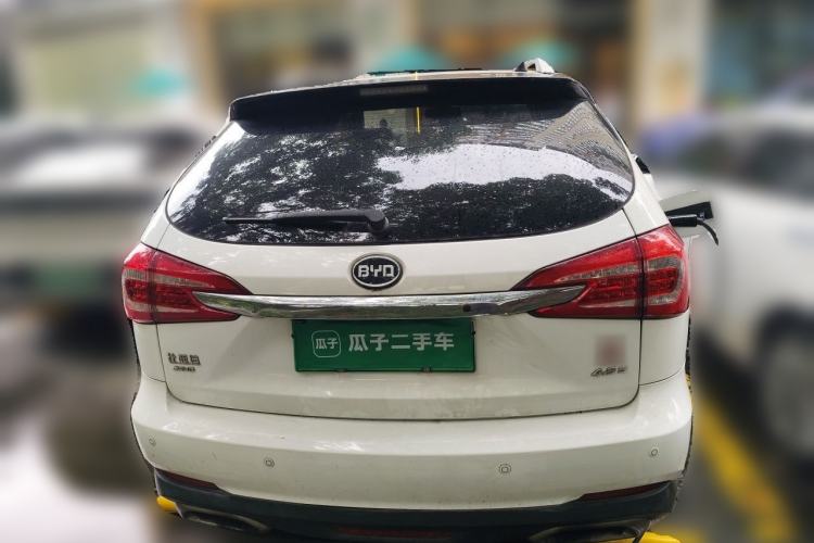 Used BYD Tang New Energy 2015 2.0T Four-Wheel-Drive Flagship Model Rear