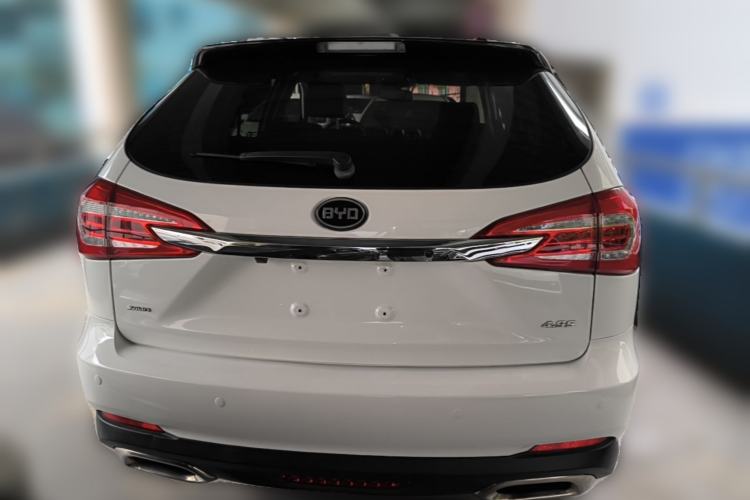 Used BYD Tang New Energy 2015 2.0T Four-Wheel-Drive Flagship Model Rear
