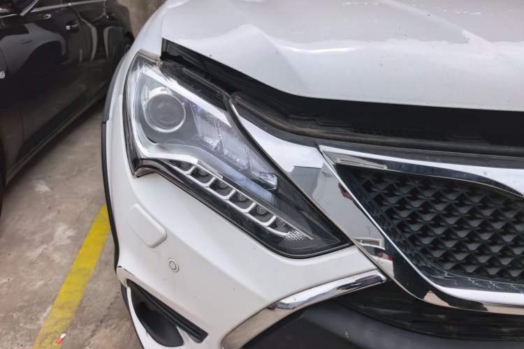 Used BYD Tang New Energy 2015 2.0T Four-Wheel-Drive Flagship Model Right Front Headlight