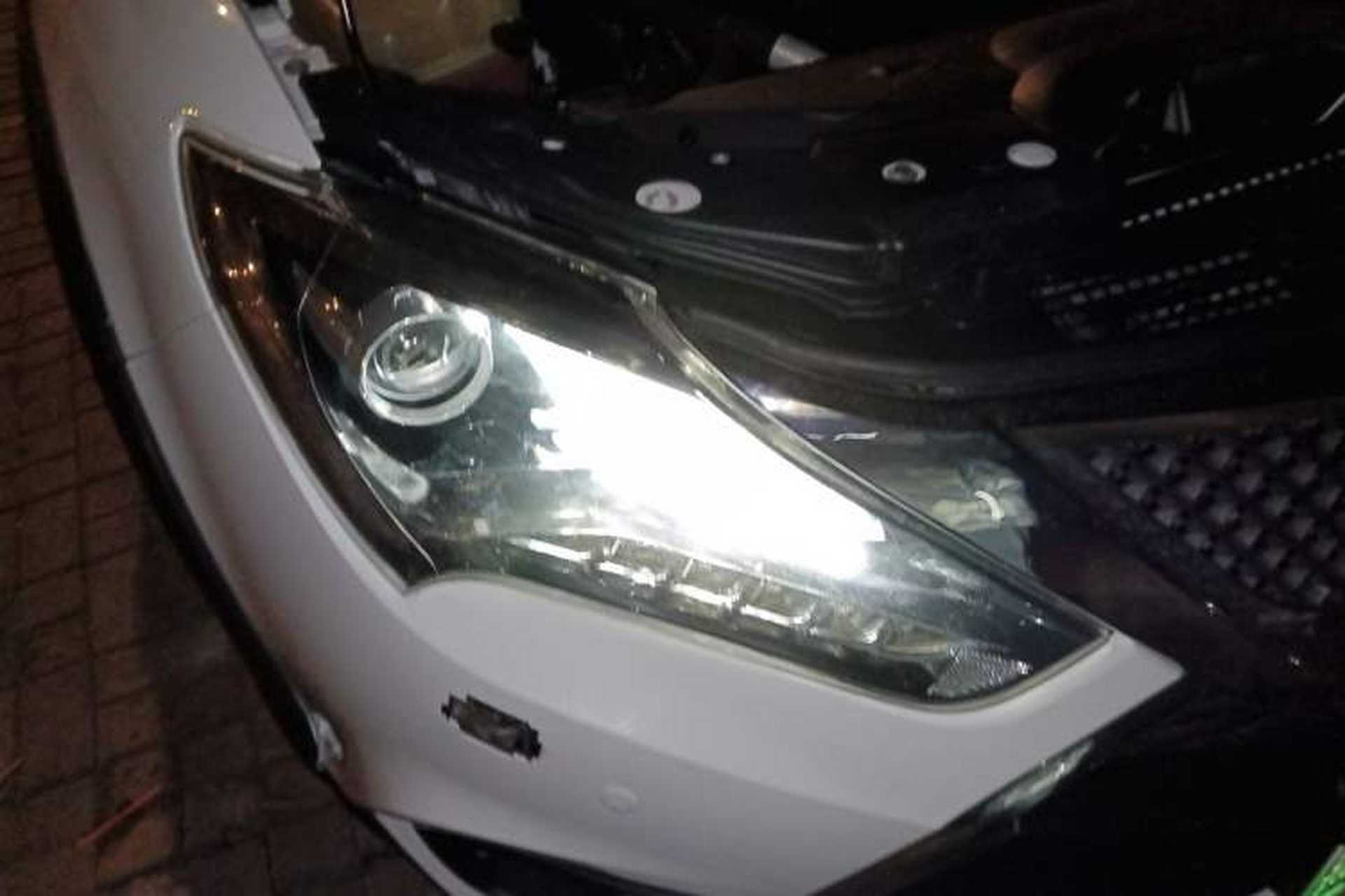 Used BYD Tang New Energy 2015 2.0T Four-Wheel-Drive Flagship Model Right Front Headlight