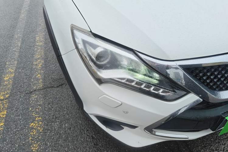 Used BYD Tang New Energy 2015 2.0T Four-Wheel-Drive Flagship Model Right Front Headlight