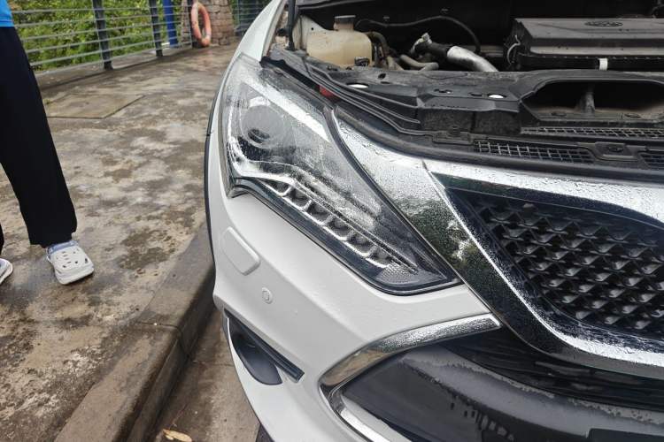Used BYD Tang New Energy 2015 2.0T Four-Wheel-Drive Flagship Model Right Front Headlight
