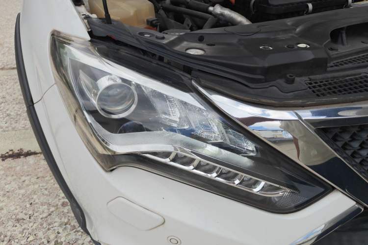 Used BYD Tang New Energy 2015 2.0T Four-Wheel-Drive Flagship Model Right Front Headlight