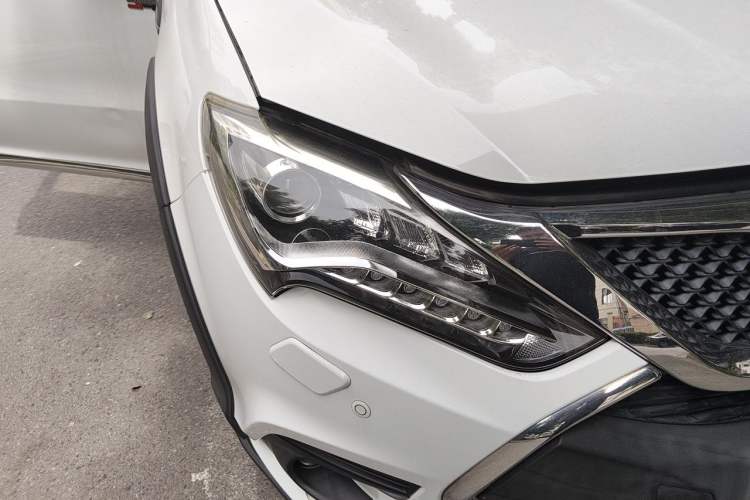 Used BYD Tang New Energy 2015 2.0T Four-Wheel-Drive Flagship Model Right Front Headlight