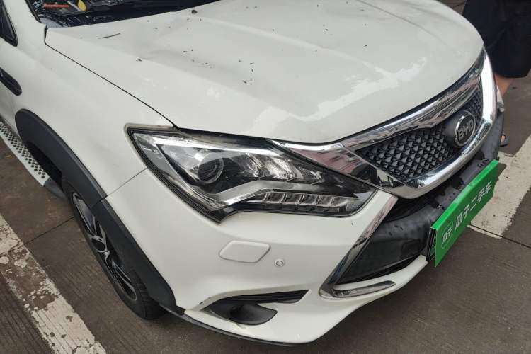 Used BYD Tang New Energy 2015 2.0T Four-Wheel-Drive Flagship Model Right Front Headlight