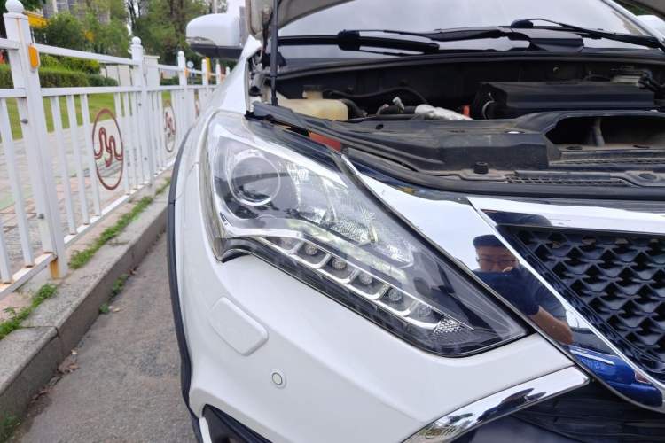 Used BYD Tang New Energy 2015 2.0T Four-Wheel-Drive Flagship Model Right Front Headlight
