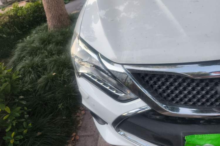 Used BYD Tang New Energy 2015 2.0T Four-Wheel-Drive Flagship Model Right Front Headlight