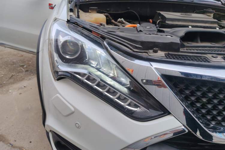 Used BYD Tang New Energy 2015 2.0T Four-Wheel-Drive Flagship Model Right Front Headlight